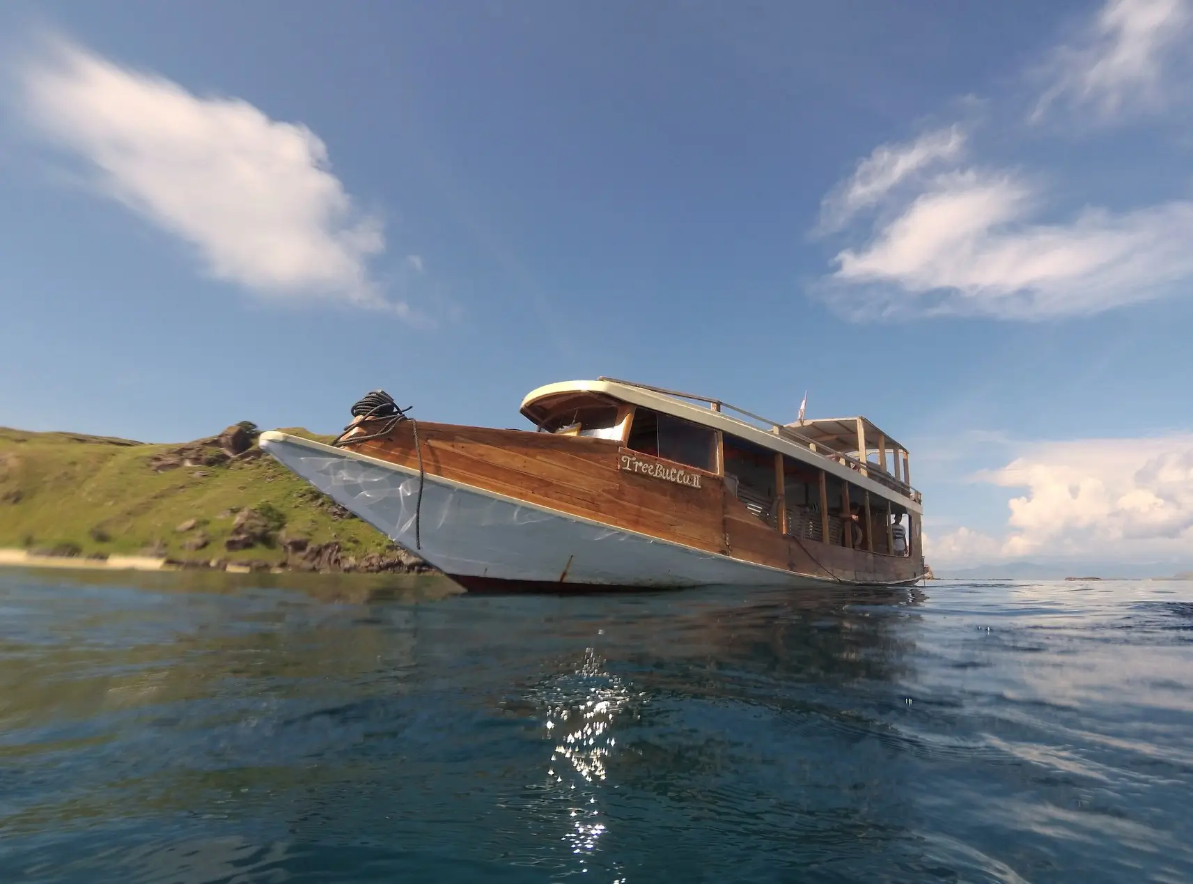 boat to Komodo 3